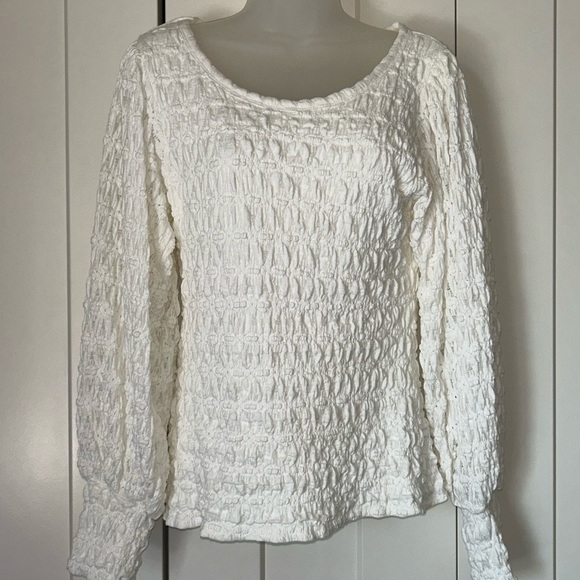 Kyemi Tops - New with tags Kyemi smocked top with keyhole back L